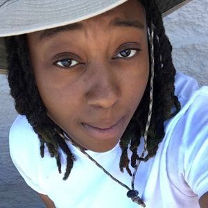 Meet your Posher, Monique